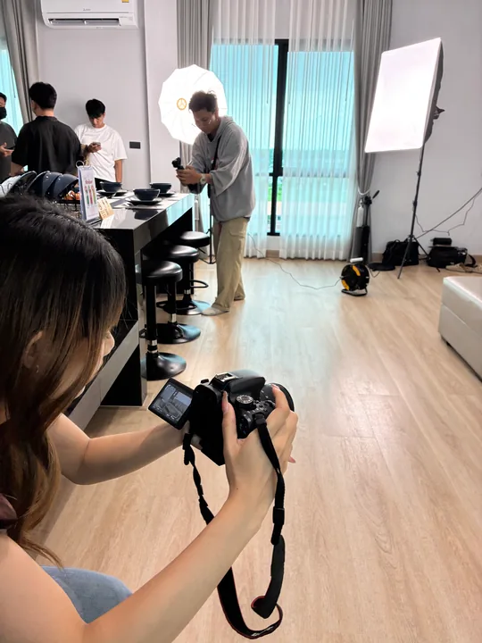 ทีมงานเก็บภาพเบื้องหลัง